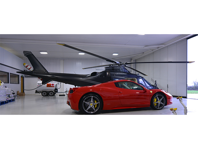 458-Drivers-Side-In-Hangar-2_640x480.jpg